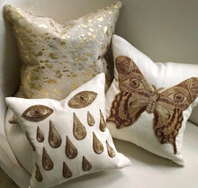 Cargar imagen en el visor de la galería, Muse butterfly pillow