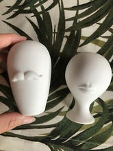 Cargar imagen en el visor de la galería, Mr & Mrs salt and pepper set