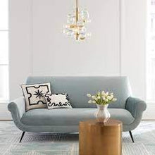 Cargar imagen en el visor de la galería, Gilded Kikis derriere vase