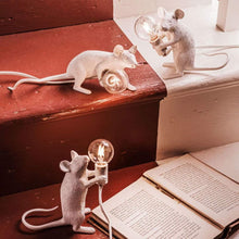 Cargar imagen en el visor de la galería, Mouse lamp white sitting